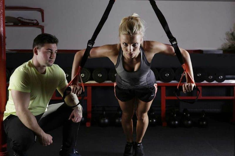 Schlüsselwörter: Frau, Mann, Fitnessstudio